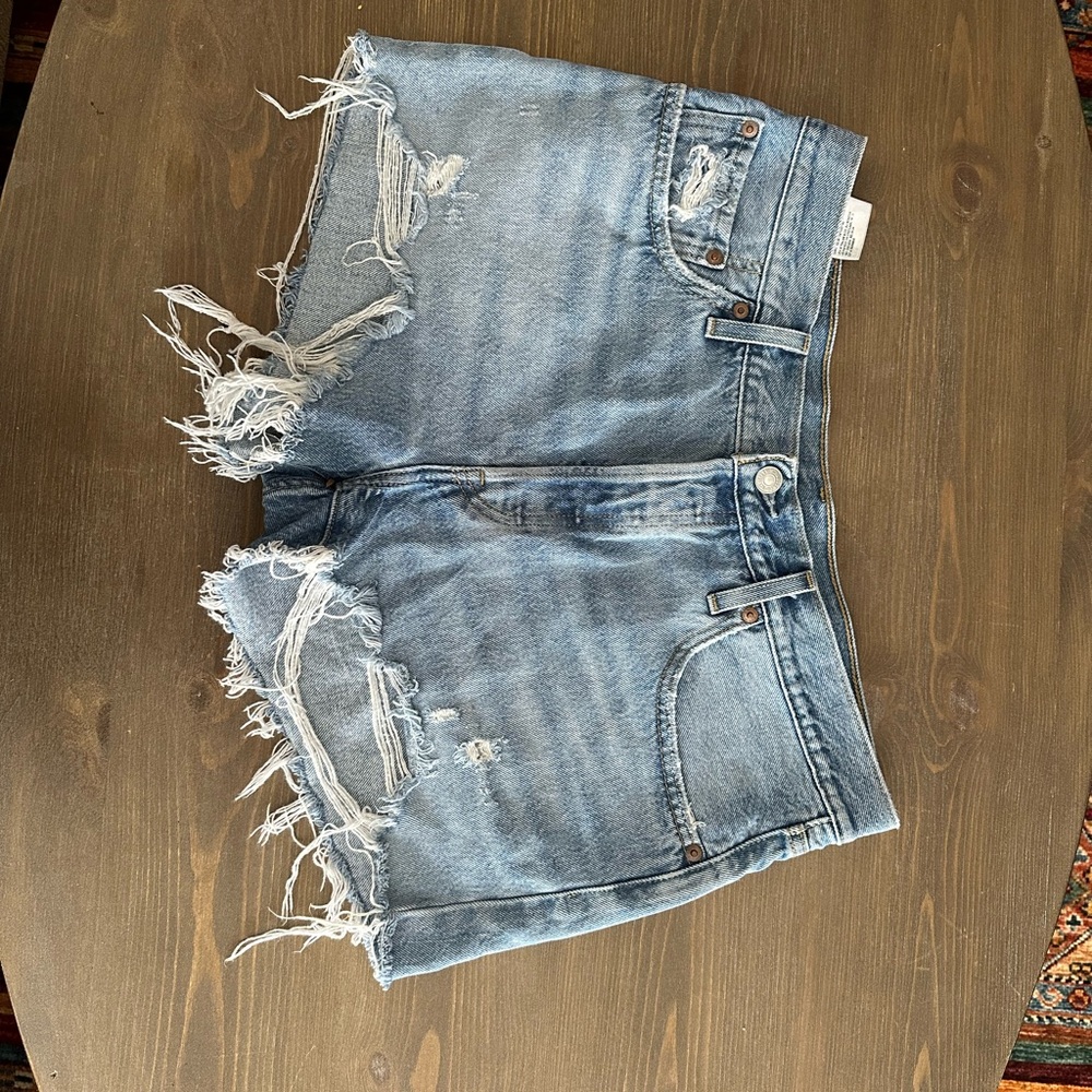 Levi's_Distressed Denim Women's Shorts